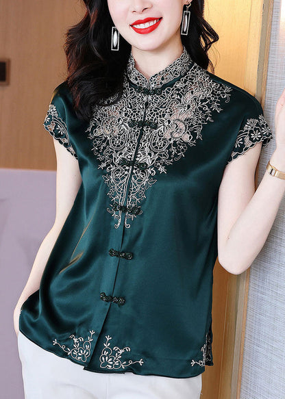 Polished Top with an Effortless Classic Look