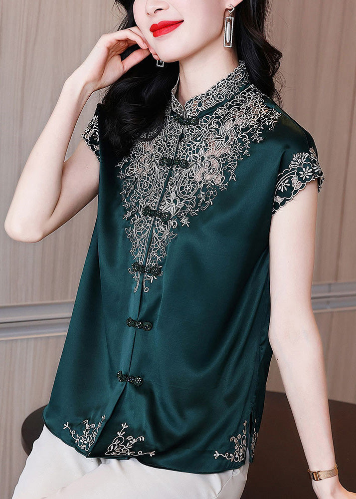 Polished Top with an Effortless Classic Look