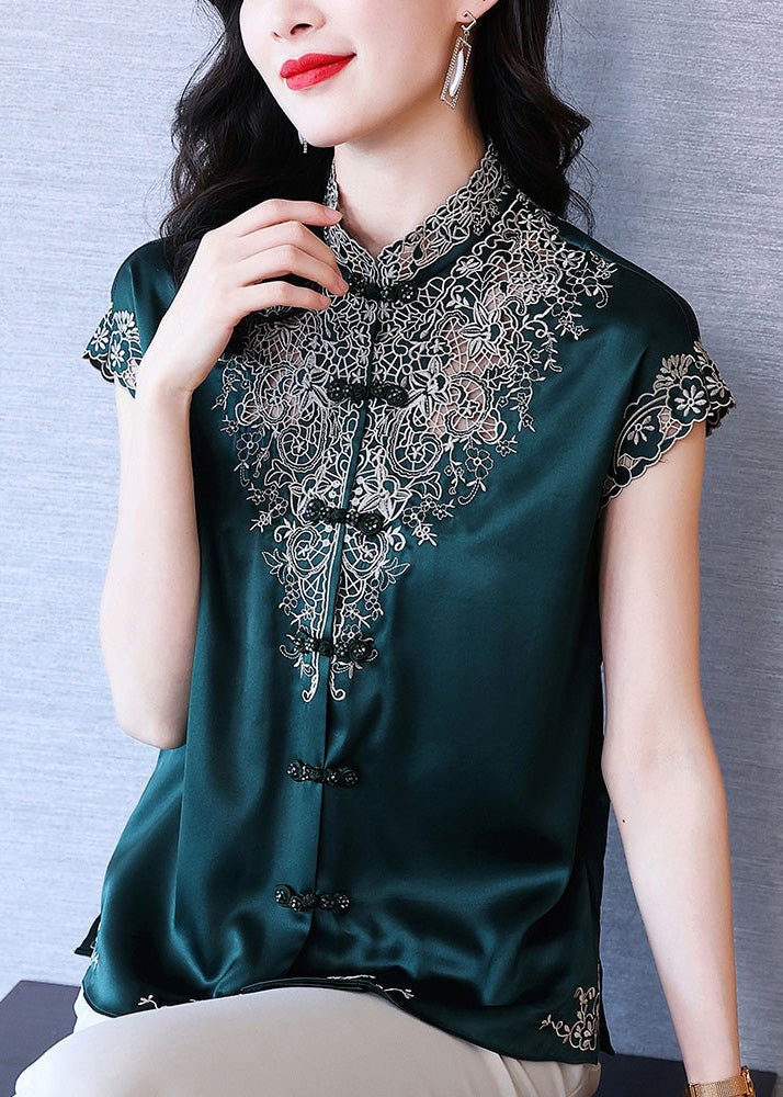 Polished Top with an Effortless Classic Look