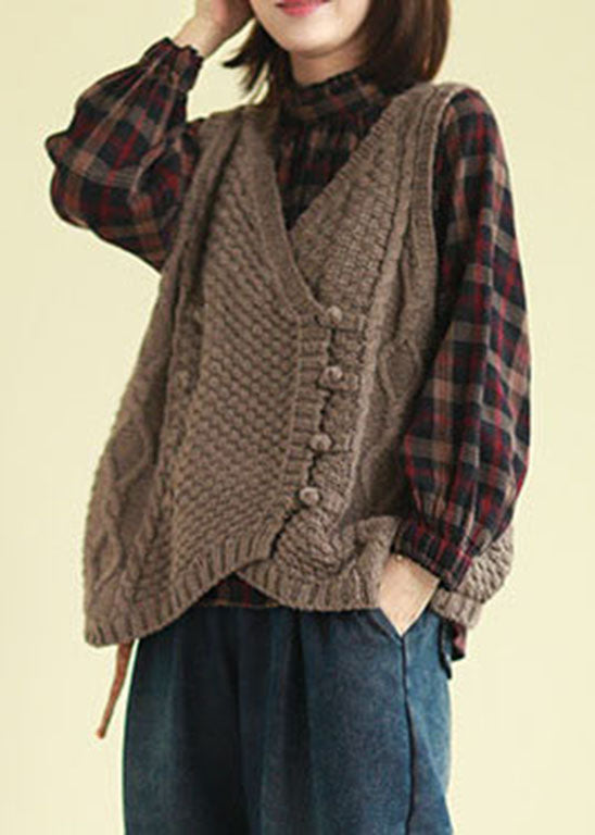 Effortlessly Elegant Garment with a Timeless Design