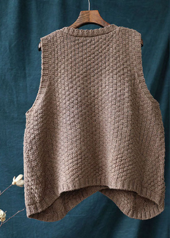 Effortlessly Elegant Garment with a Timeless Design