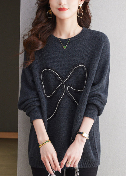 Effortlessly Elegant Sweater with a Timeless Design