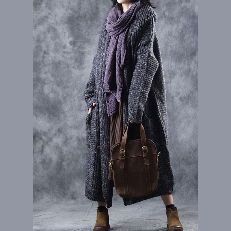 Well Tailored Cardigan with a Graceful Silhouette
