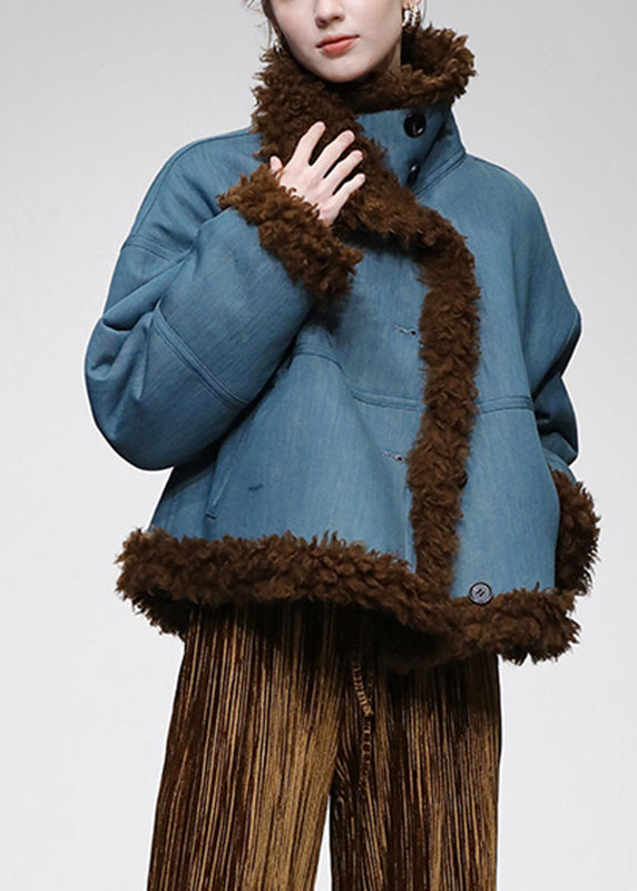 Effortlessly Elegant Coat with a Timeless Design