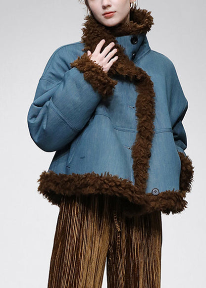 Effortlessly Elegant Coat with a Timeless Design