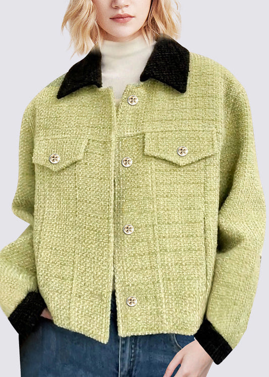 Well Tailored Coat with a Graceful Silhouette