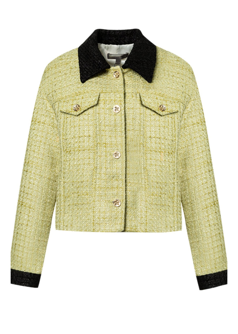 Well Tailored Coat with a Graceful Silhouette