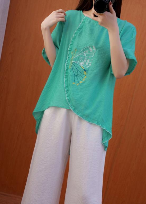 Sophisticated Blouse with a Clean Classic Look