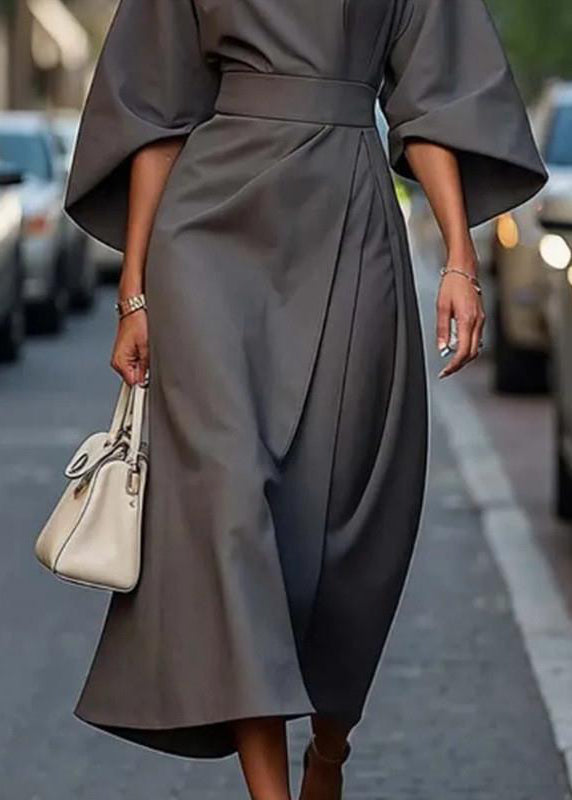 Well Tailored Dress with a Graceful Silhouette