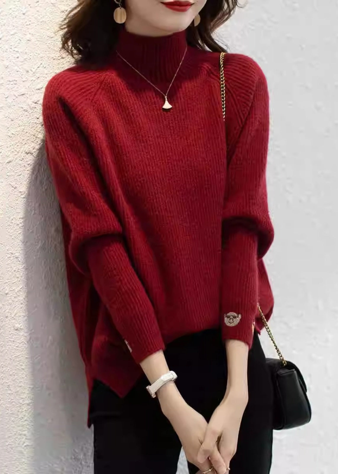 Well Tailored Sweater with a Graceful Silhouette