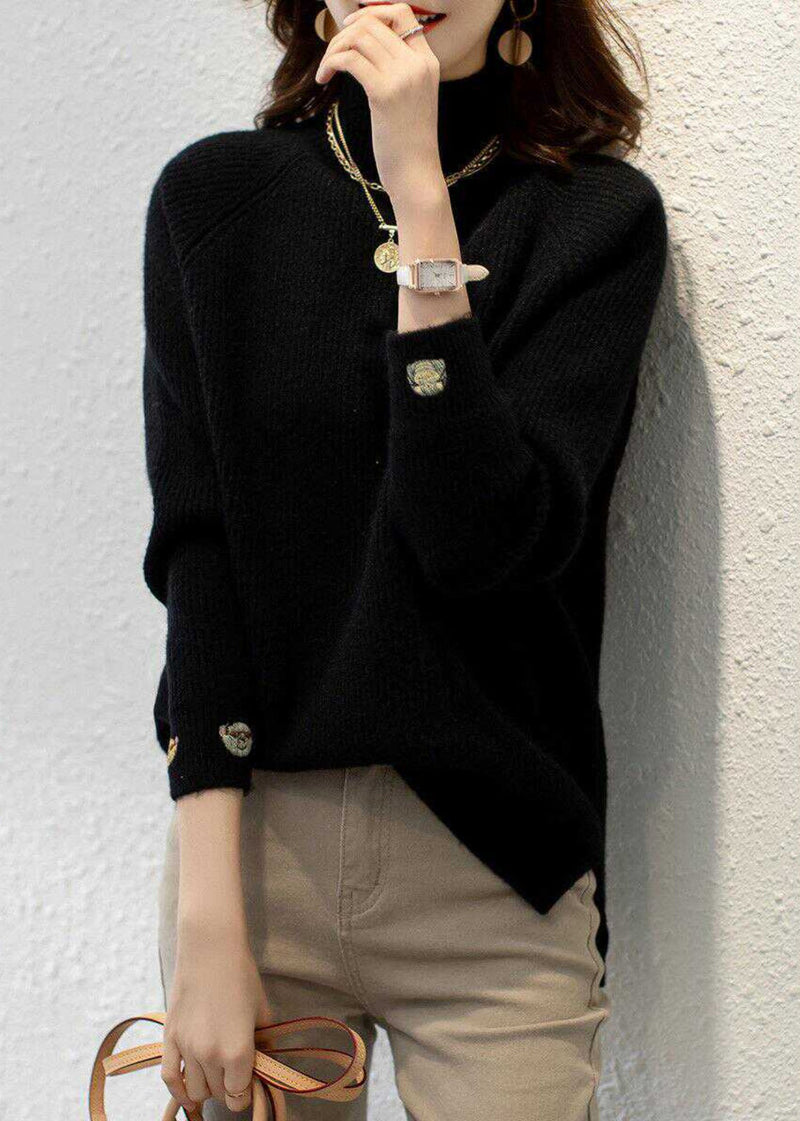 Well Tailored Sweater with a Graceful Silhouette