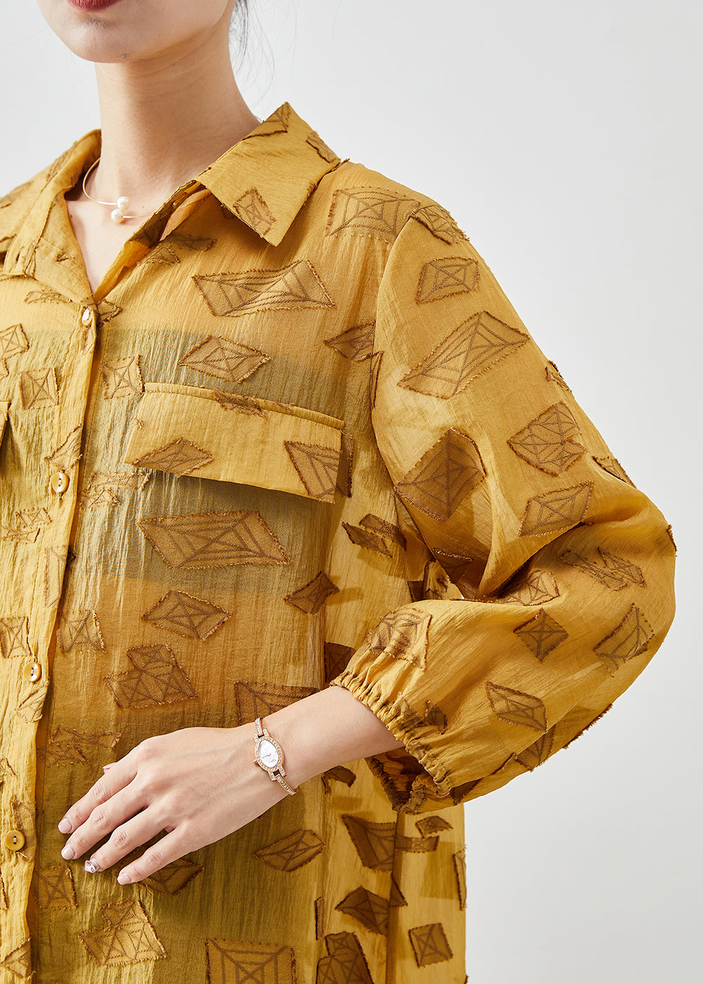 Classic Vintage Shirt with a Flattering Fit