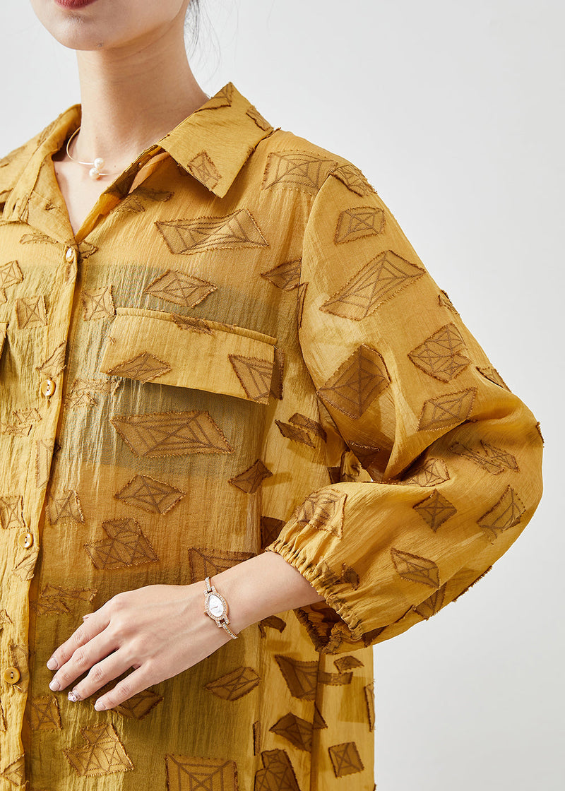 Classic Vintage Shirt with a Flattering Fit