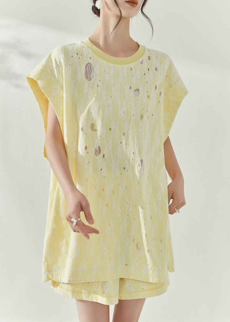 Effortlessly Elegant Top with a Timeless Design