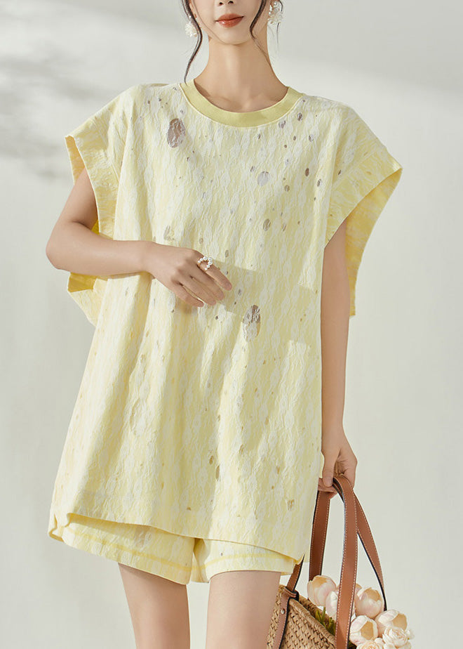 Effortlessly Elegant Top with a Timeless Design