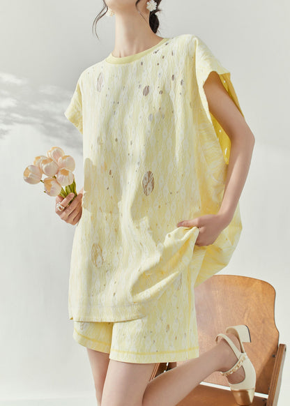 Effortlessly Elegant Top with a Timeless Design