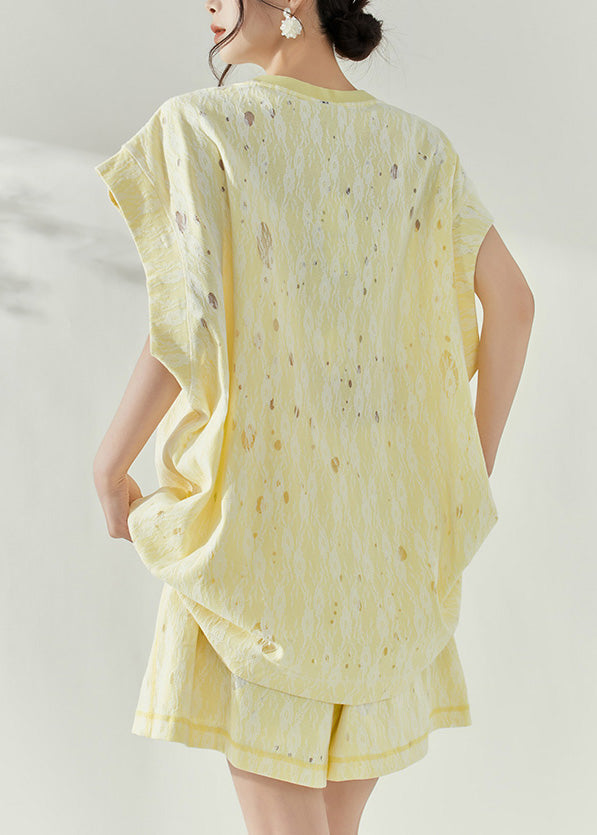 Effortlessly Elegant Top with a Timeless Design