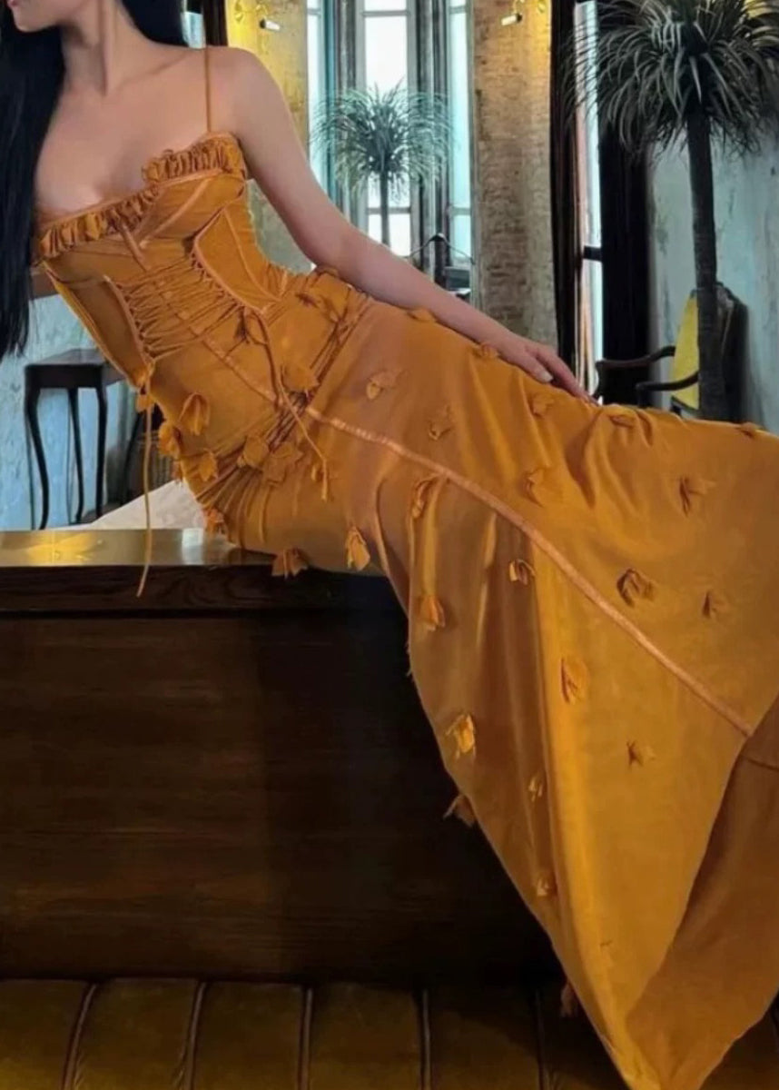 Well Tailored Garment with a Graceful Silhouette