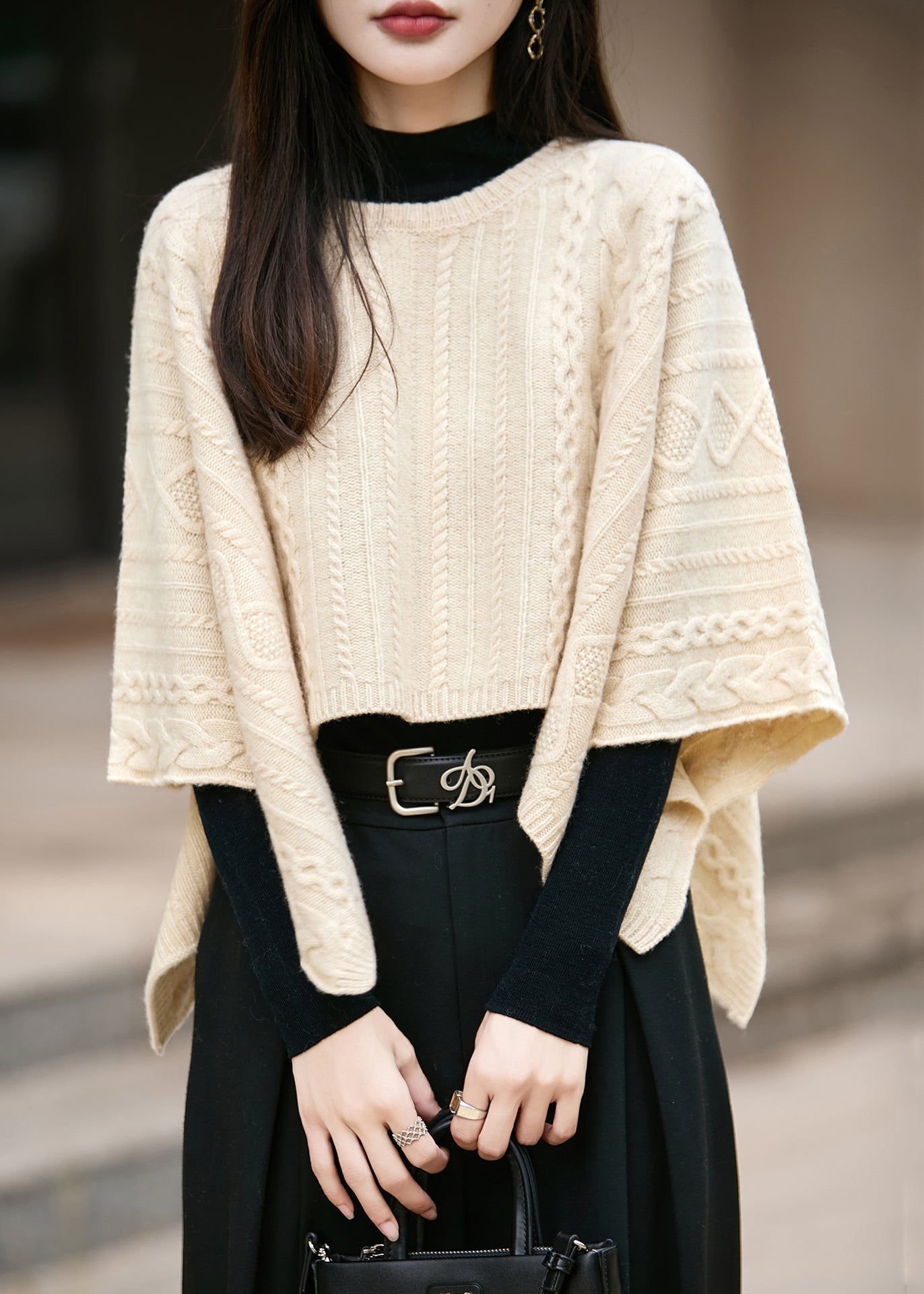 Well Tailored Sweater with a Graceful Silhouette