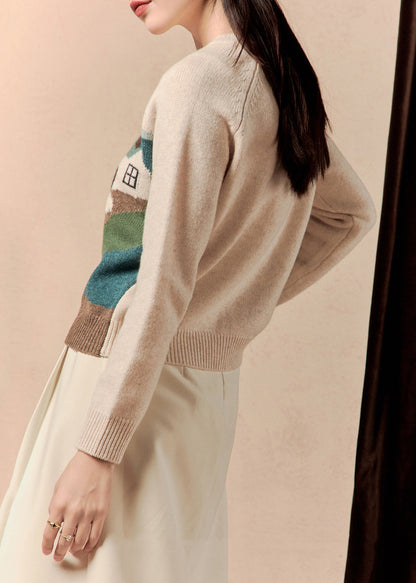 Well Tailored Sweater with a Graceful Silhouette