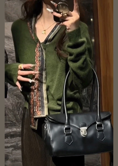 Effortlessly Elegant Sweater with a Timeless Design