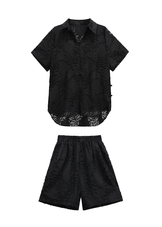Effortlessly Elegant Top with a Timeless Design