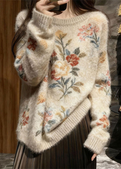 Classic Vintage Pullover with a Flattering Fit