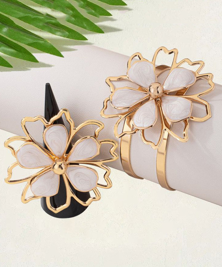 Classic Set with Timeless Appeal