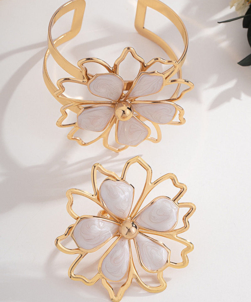 Classic Set with Timeless Appeal