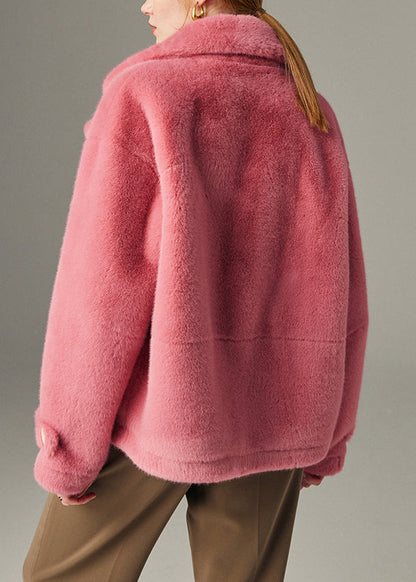 Well Tailored Coat with a Graceful Silhouette