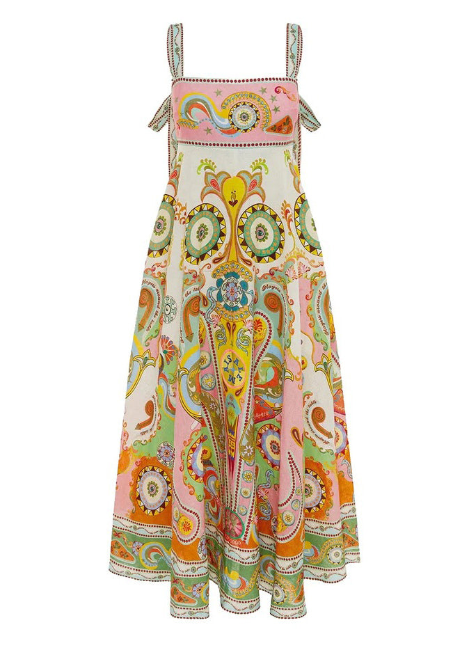 Well Tailored Dress with a Graceful Silhouette