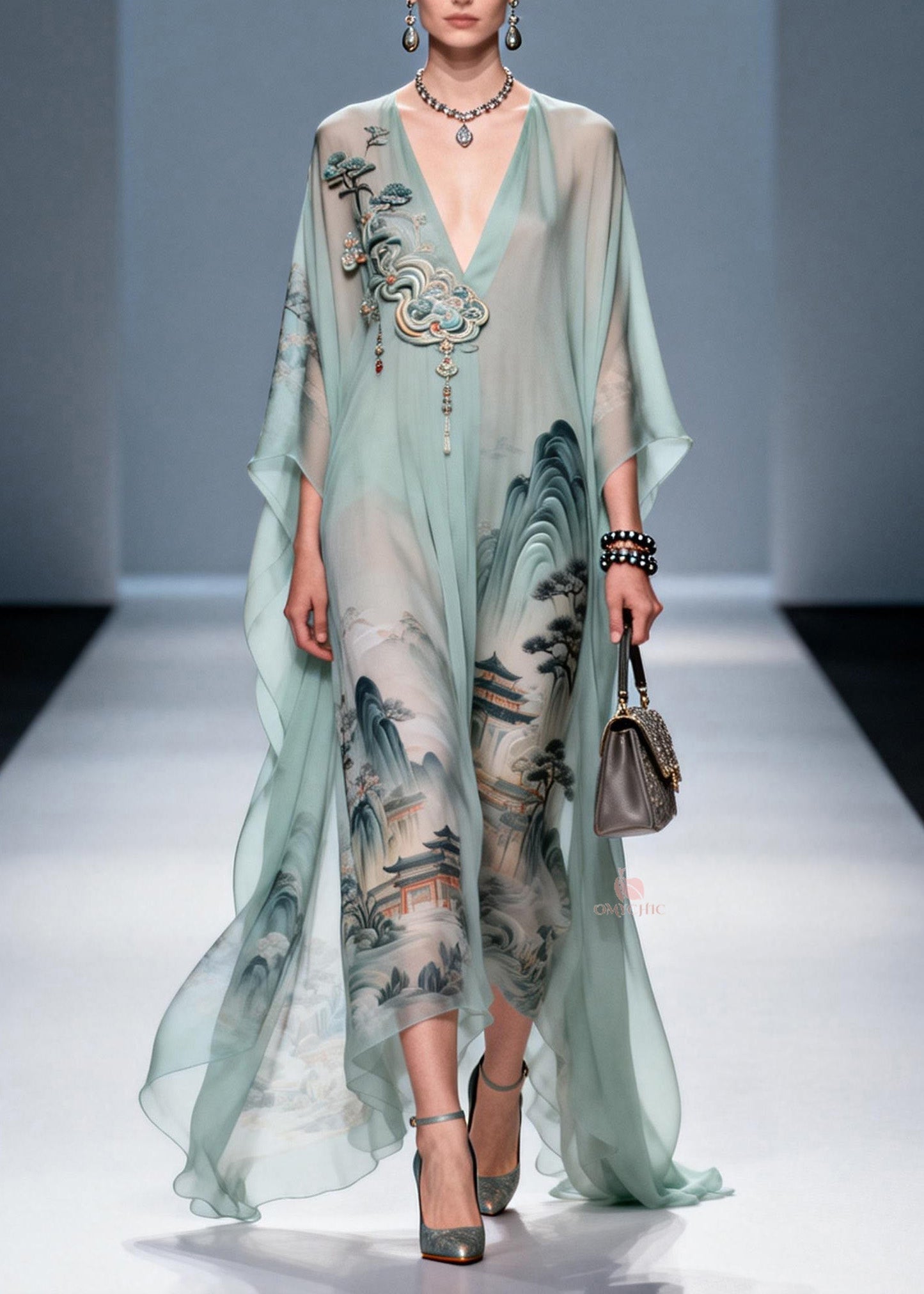 Gracefully Styled Dress for Any Occasion