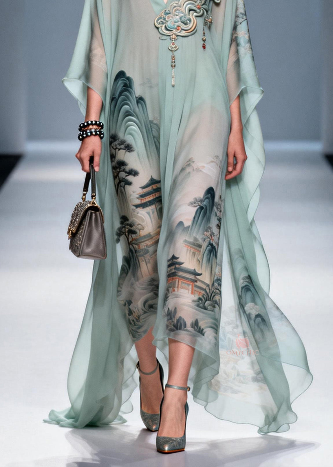 Gracefully Styled Dress for Any Occasion