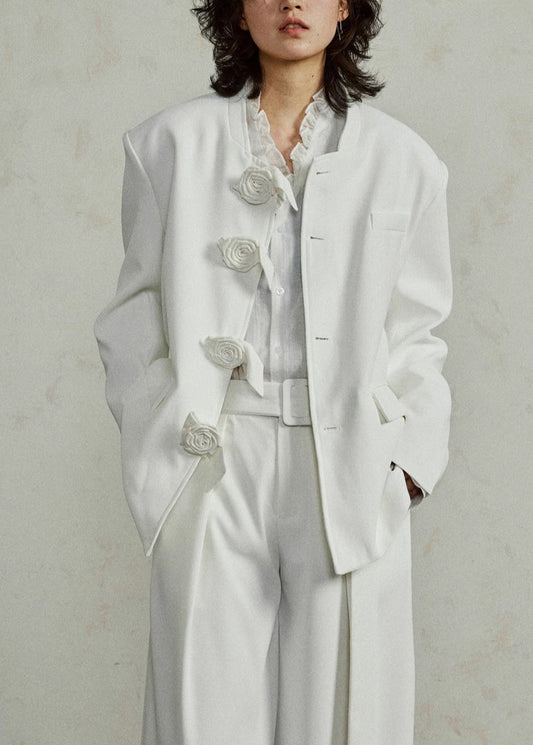 Well Tailored Coat with a Graceful Silhouette