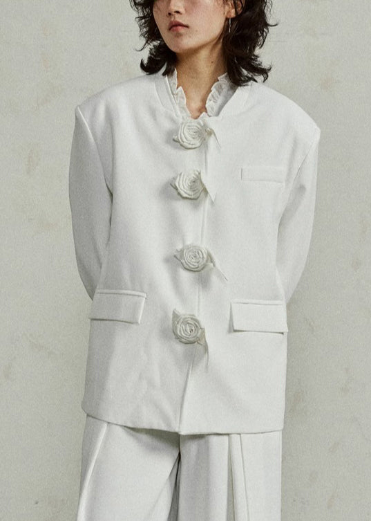 Well Tailored Coat with a Graceful Silhouette
