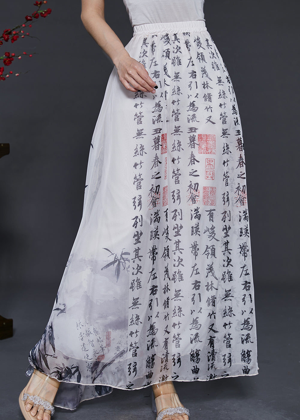 Effortlessly Elegant Pants with a Timeless Design