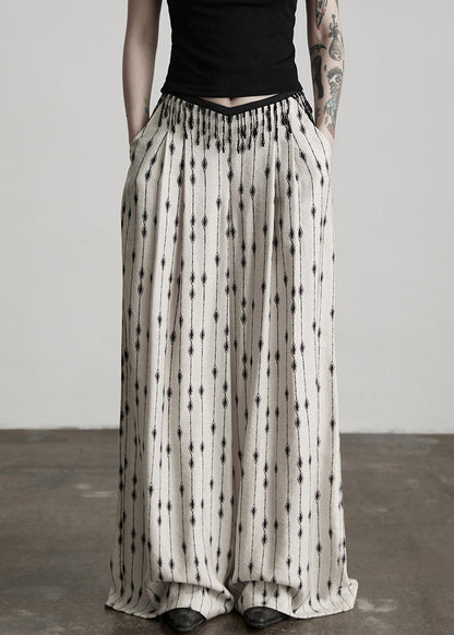 Beautifully Finished Pants in a Timeless Design