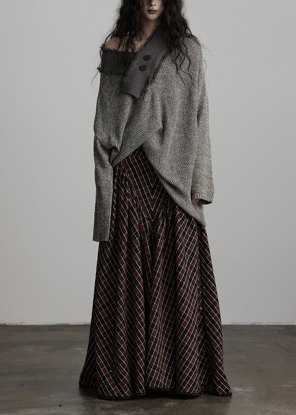 Well Tailored Sweater with a Graceful Silhouette