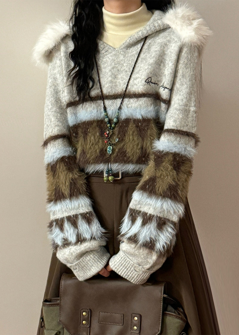 Well Tailored Sweater with a Graceful Silhouette