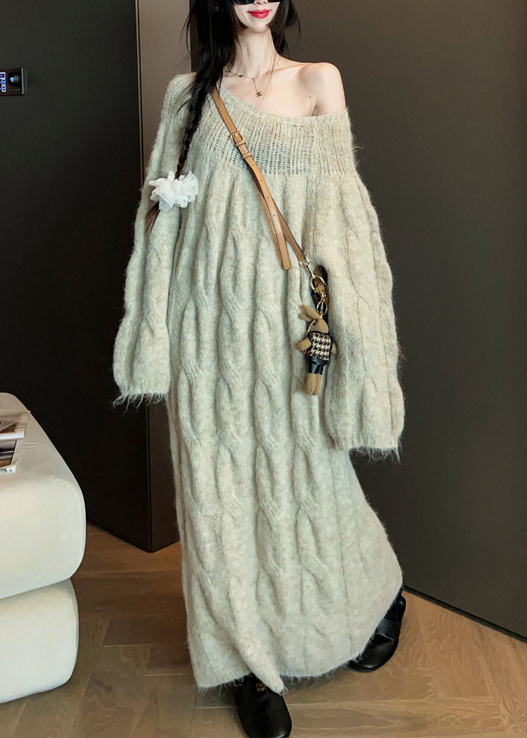 Well Tailored Sweater with a Graceful Silhouette