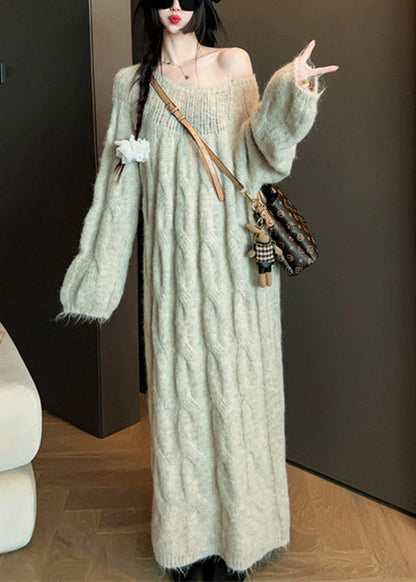 Well Tailored Sweater with a Graceful Silhouette