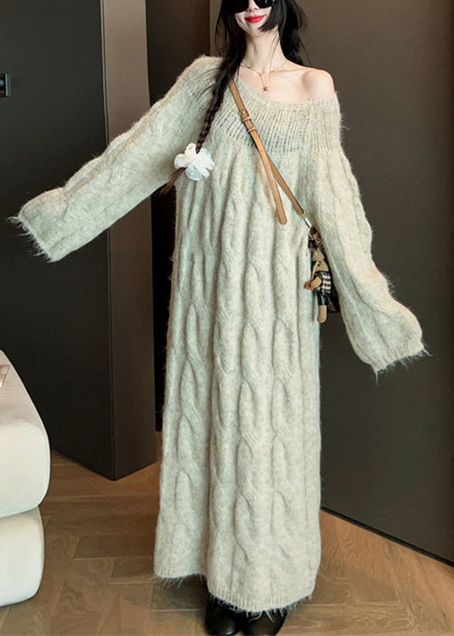 Well Tailored Sweater with a Graceful Silhouette