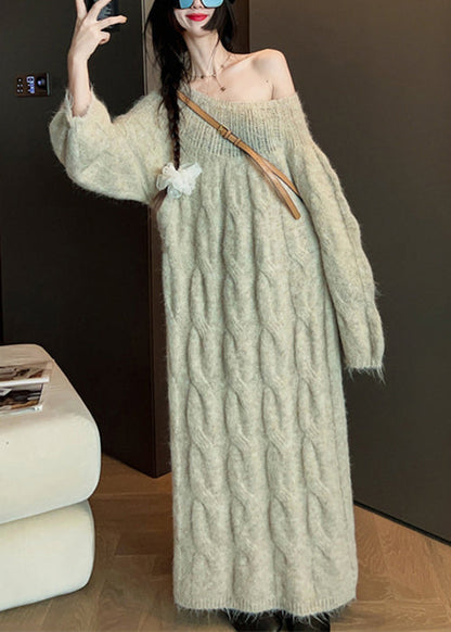 Well Tailored Sweater with a Graceful Silhouette