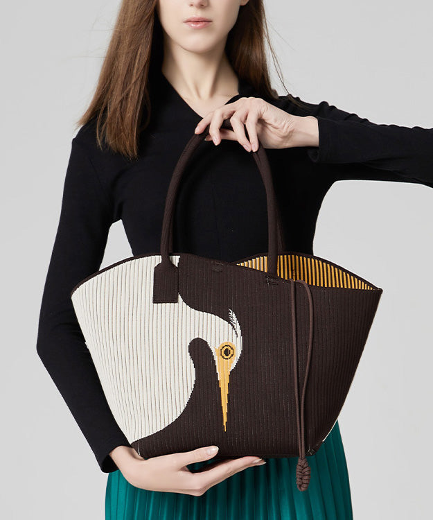 Gracefully Styled Bag for Any Occasion