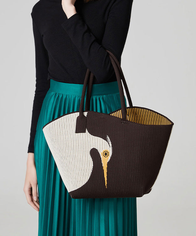 Gracefully Styled Bag for Any Occasion