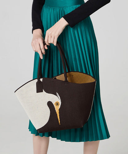 Gracefully Styled Bag for Any Occasion