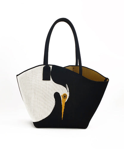 Gracefully Styled Bag for Any Occasion