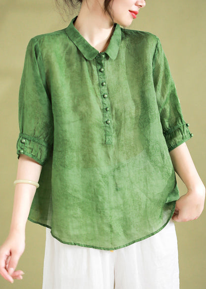 Classic Vintage Shirt with a Flattering Fit