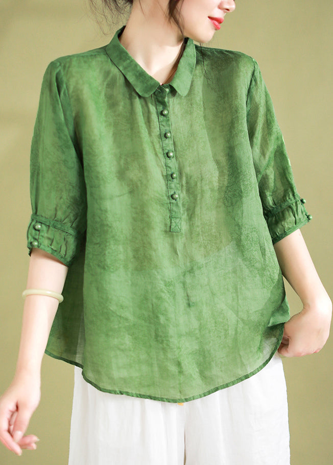 Classic Vintage Shirt with a Flattering Fit