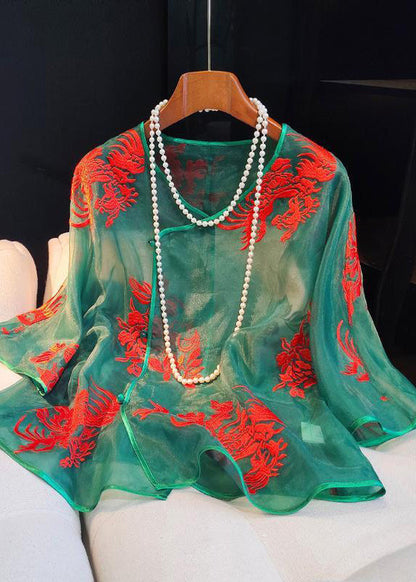 Classic Vintage Blouse with a Flattering Fit